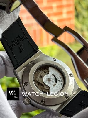 HUBLOT AUTO BELT GREY WHITE VELVET TEXTURE_img_4