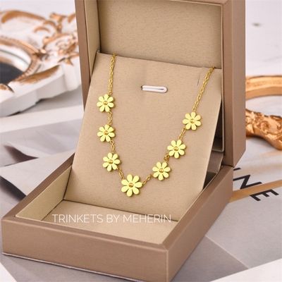 Daisy Floral Neckpiece_img_0