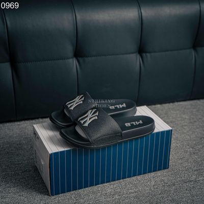 MLB New York Yankees Slides_img_0