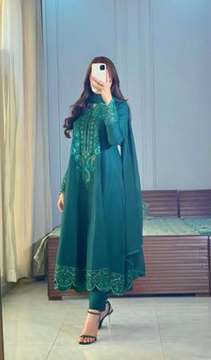 Green Gol Gown Dress_img_2
