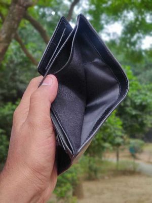 KROYSHALA Men's Leather Wallet - Black | Slim & Stylish Bifold_img_6