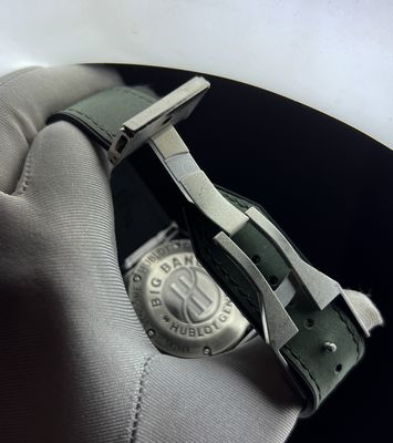 Hublot Engrave Silver Case Green Belt AA Grade_img_5