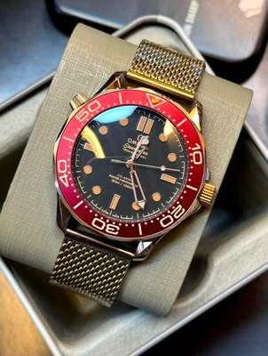 Omega 007 Black Dial Red Bezel Rosegold Chain Euro Grade_img_0