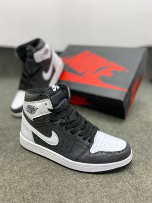 NIKE AIR JORDAN 1 RETRO DEREK JETER