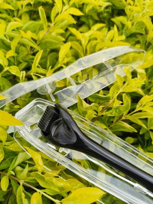 DermaGlow™ 0.5mm Microneedle Roller – Face & Hair_img_4