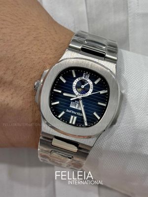 Patek Philippe Nautilus Annual Calendar Moon phase with the new blue index dial_img_0