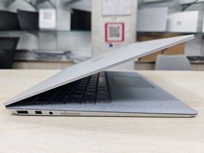 Microsoft Surface Laptop 2 | Core i5 8th Gen | 8GB RAM 256GB SSD | 13.5 inch 2K Touch Display_img_4