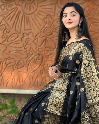 Japani Silk Skin Print Sharee with Blouse Piece_img_4