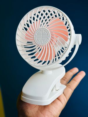 P8 USB Small Handheld Rechargeable Clip Fan – Green Color_img_1