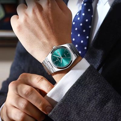 POEDAGAR 930 Men's New Luxury Luminous Date Week Stainless Steel Quartz Watch For Men_img_1