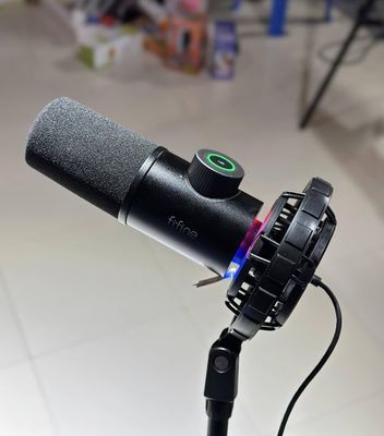 FIFINE K658 USB Dynamic Cardioid Podcast Microphone With A Live Monitoring, Gain Control, Mute Button_img_1