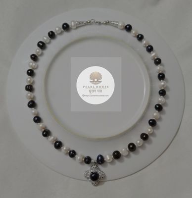 Exclusive Pearl Necklace_img_0