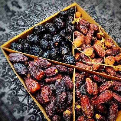 .ajwa.amber.medjool.plum.zahedi.dates._img_2