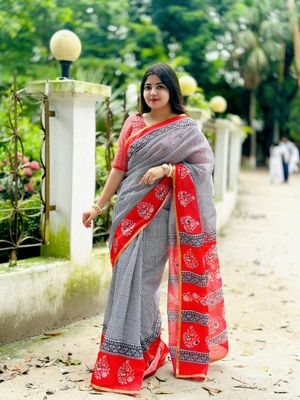 সেমি সিল্ক ডিজিটাল প্রিন্ট শাড়ি – লেইস ও ডলারের কাজসহ, আলাদা ব্লাউজ পিসসহ