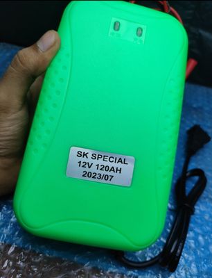 12V 120 Ah Autocut battery charger_img_2