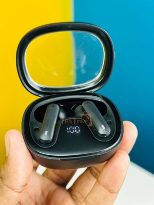 Hoco EQ6 TWS Wireless Earphones_img_4