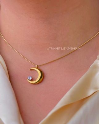 Half moon stone neckpiece (BESTSELLER)_img_0