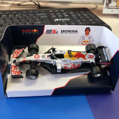 1:43 Scale Red Bull Turkish Station (without helmet) Diecast Allpu_img_0