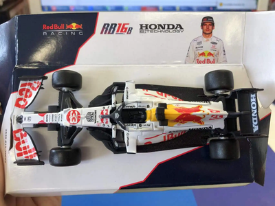 1:43 Scale Red Bull Turkish Station (without helmet) Diecast Allpu_img_3