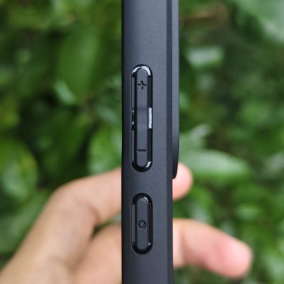 iQOO Neo9 Transparent Airbag anti-fall Cover_img_2