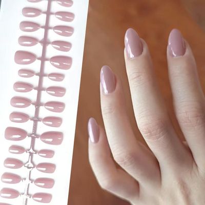 Fake Nails With Glue 💅_img_3