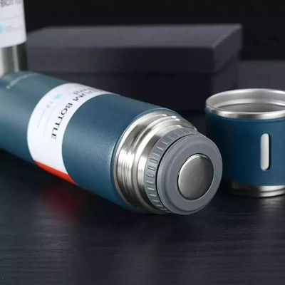 Stainless Steel Vacuum Flask Hot And Cool Water Bottle with two cups_img_1