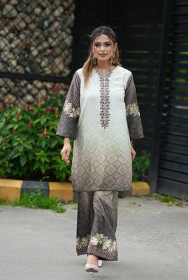 'Mahru' Expression of admiration; perfect for a standout outfit._img_0
