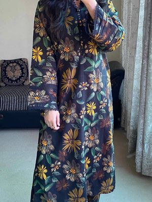 Black Flora Stitched Three Piece_img_2