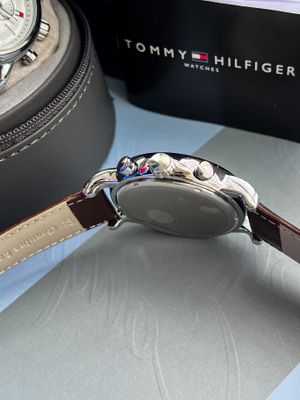 Tommy Hilfiger Chocolate Belt White Dial With Free Silicone Strap AA Grade_img_2