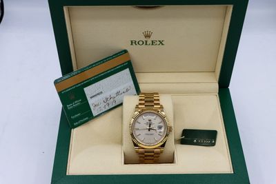 ROLEX | DAY-DATE WHITE MOTIF DIAL | 228238 | European Grade_img_1