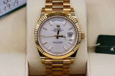 ROLEX | DAY-DATE WHITE MOTIF DIAL | 228238 | European Grade_img_2