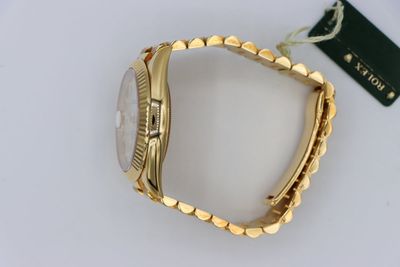 ROLEX | DAY-DATE WHITE MOTIF DIAL | 228238 | European Grade_img_6