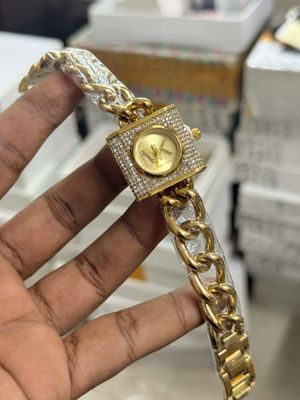 MK SHACKLE CHAIN GOLDEN SQUARE STONE GOLD DIAL_img_0