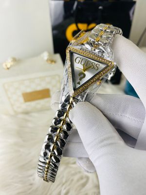 GUESS UPER WHITE GIRLS_img_0