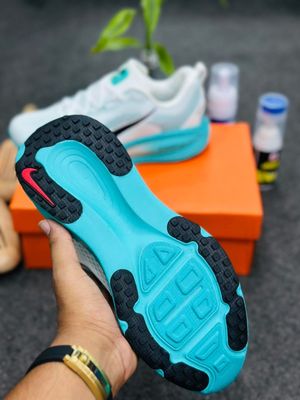 Nike x ZoomX  “Vomero 18”_img_3