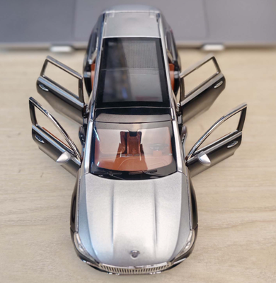 Mercedes-Maybach GLS 600 1/24 Diecast Model Car Sound & Light_img_1