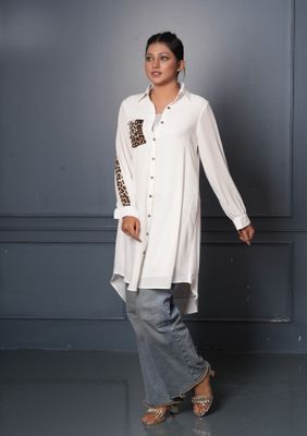 Stylish White Shirt with Animal Print Details_img_0