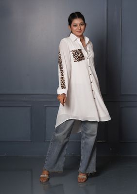 Stylish White Shirt with Animal Print Details_img_1
