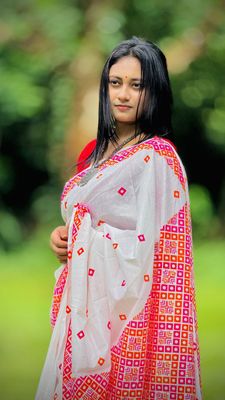 প্রিমিয়াম রেশম সিল্ক শাড়ি স্কিন প্রিন্ট এর কাজ করা ব্লাউজ পিস সহ_img_1