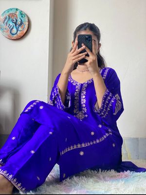 Premium Pakistani Two-Piece_img_1