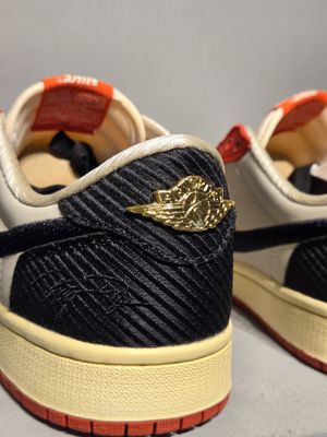 Jordan 1 low trophy room_img_2