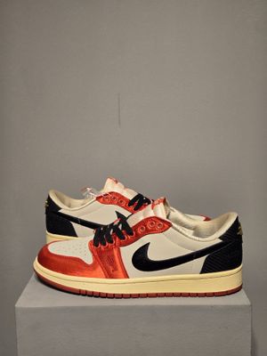 Jordan 1 low trophy room_img_3