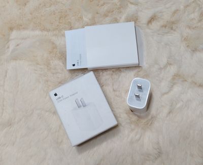Apple USB-C 20W Power Adapter_img_0