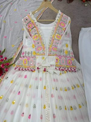 ইন্ডিয়ান গুজরাটি গাউন ফোর পিস_img_1