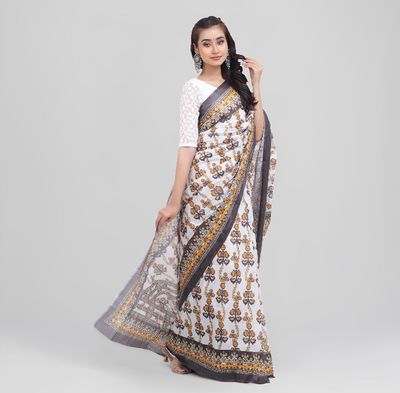 Graceful Digital Printed Saree | White with Detailed Floral Print & Contrast Aanchal & Border_img_5