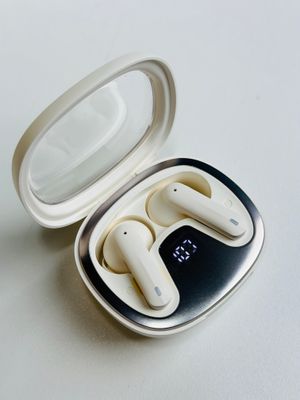 Hoco EQ6 TWS ওয়্যারলেস ইয়ারফোন - সাদা রঙ Hoco EQ6 TWS Wireless Earphones – White Color ._img_0