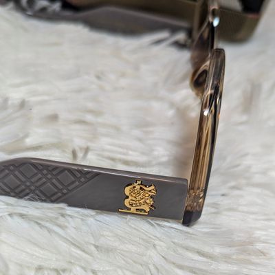 BURBERRY Luxury Ladies Sunglass With Original Box And Card_img_5