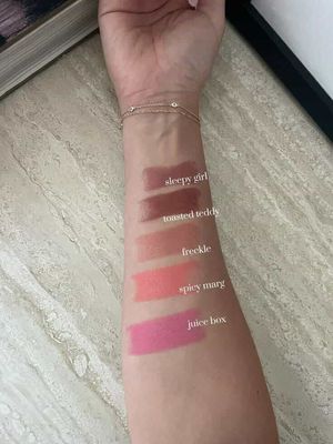 𝐑𝐡𝐨𝐝𝐞 𝐁𝐥𝐮𝐬𝐡 Dupe Smooth and gorgeous finishing 👄_img_2