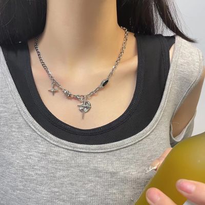 Black gem star European and American hip-hop street unisex necklace_img_2