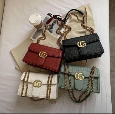 New luxury Gucci  shoulder bag color: Black /white/Merun/greenMetarial : Leatherprimium quality size : 5.5 ince/ 8.5 ince_img_0
